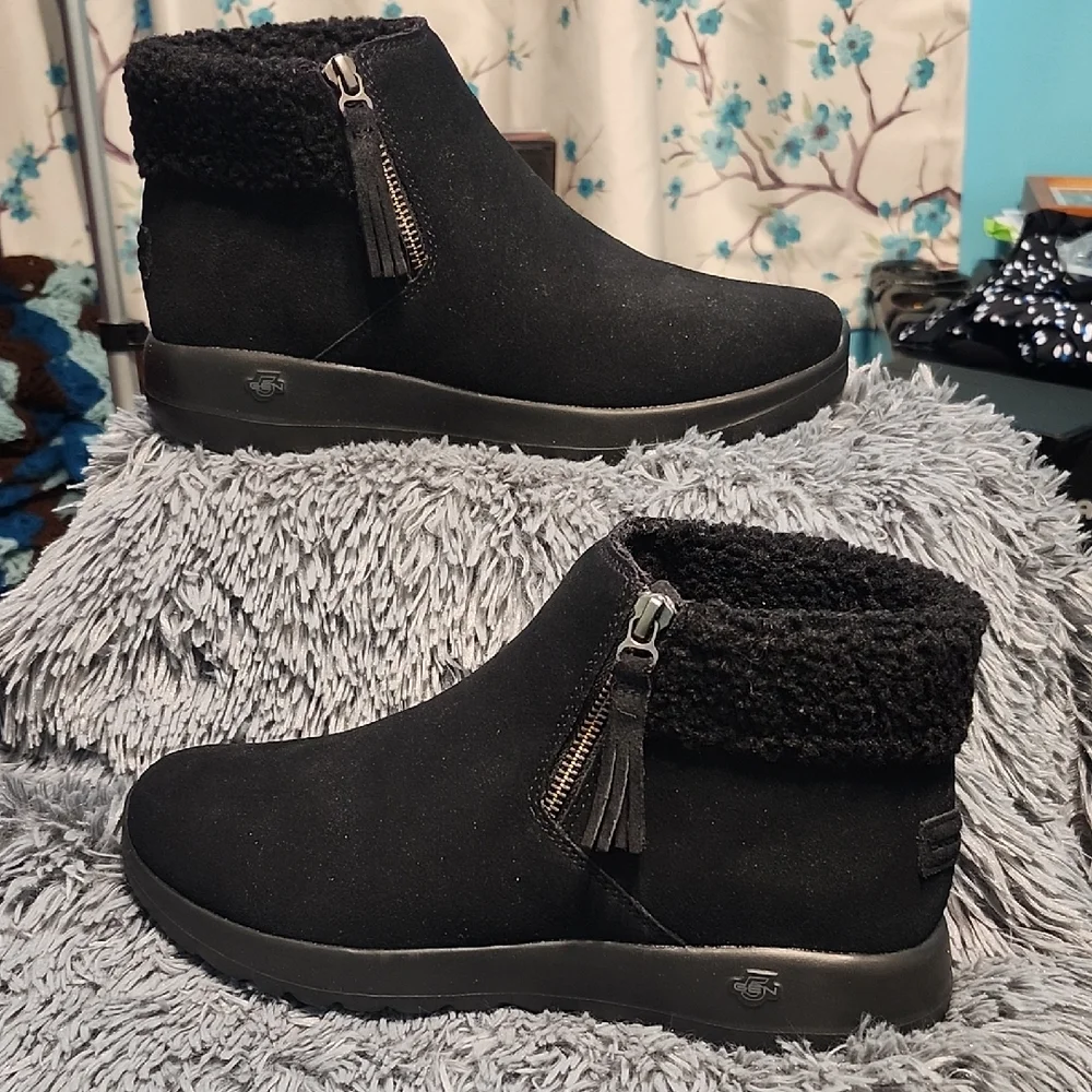 Skechers Black Winter Ankle Boots - Picture 1 of 5